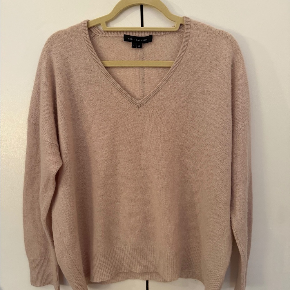 Skull Cashmere Beige V-Neck Sweater